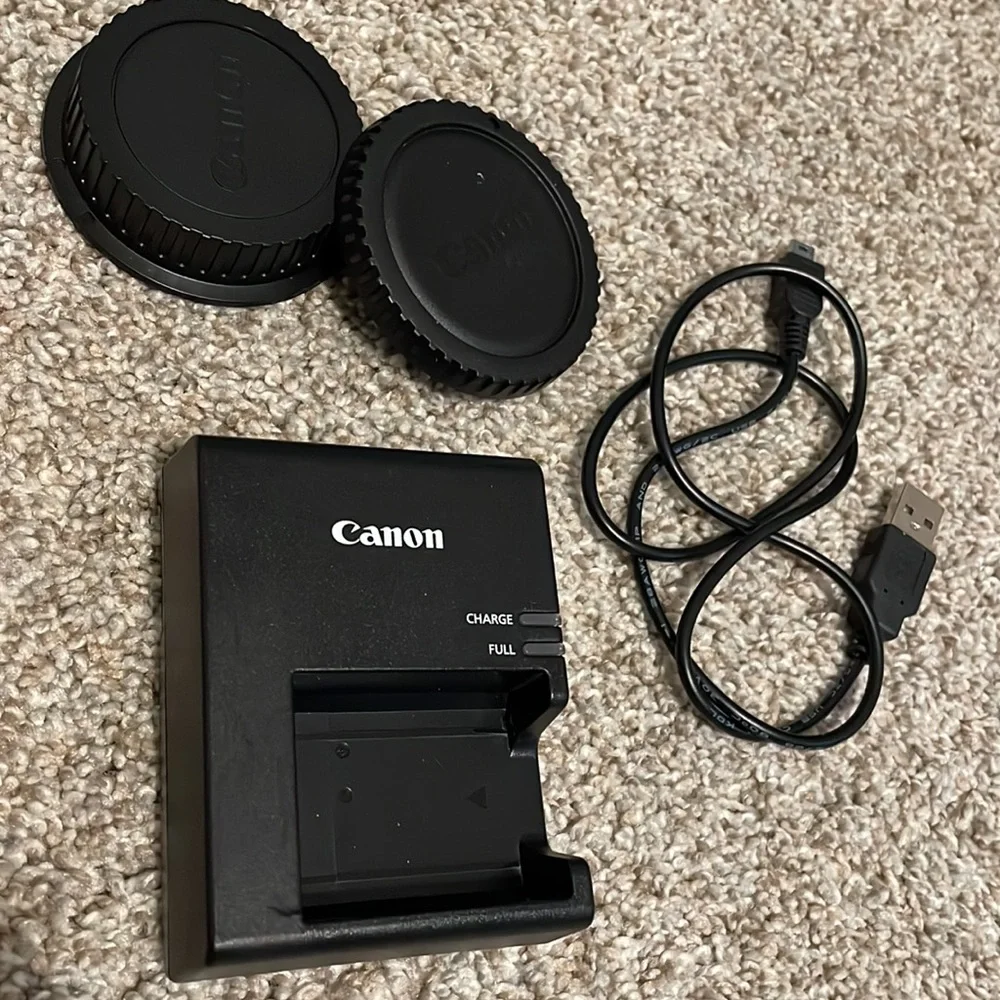 Canon EOS Rebel T3 1100D Camera Zoom Lens & Bag